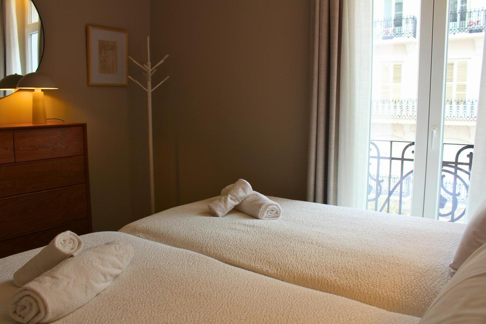 Valencia Apartamentos Goya Bagian luar foto